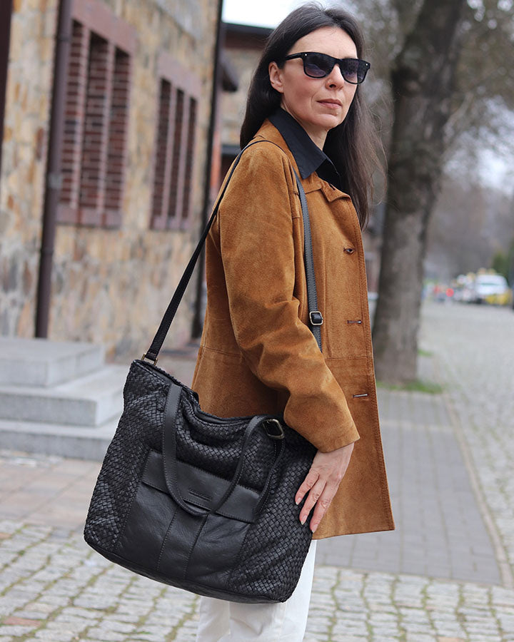 TOTE BRESCIA. Damska skórzana torebka shopper z plecionej skóry