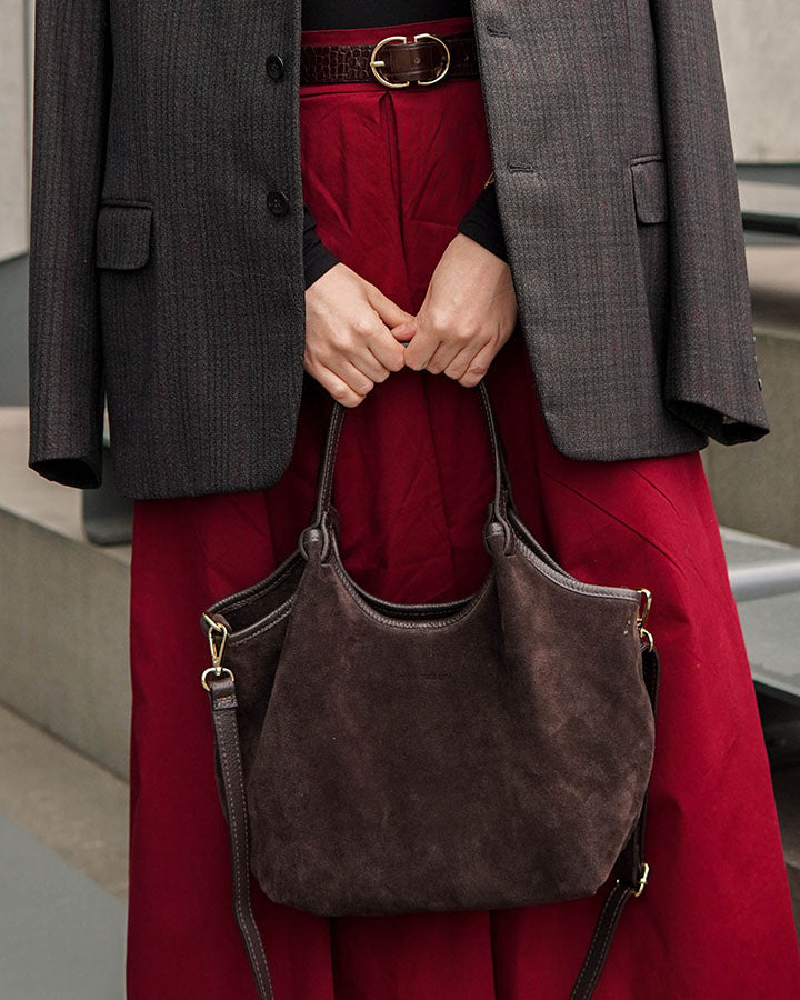 BIELLA Sue. Zamszowa damska torba na ramię z włoskiego zamszu