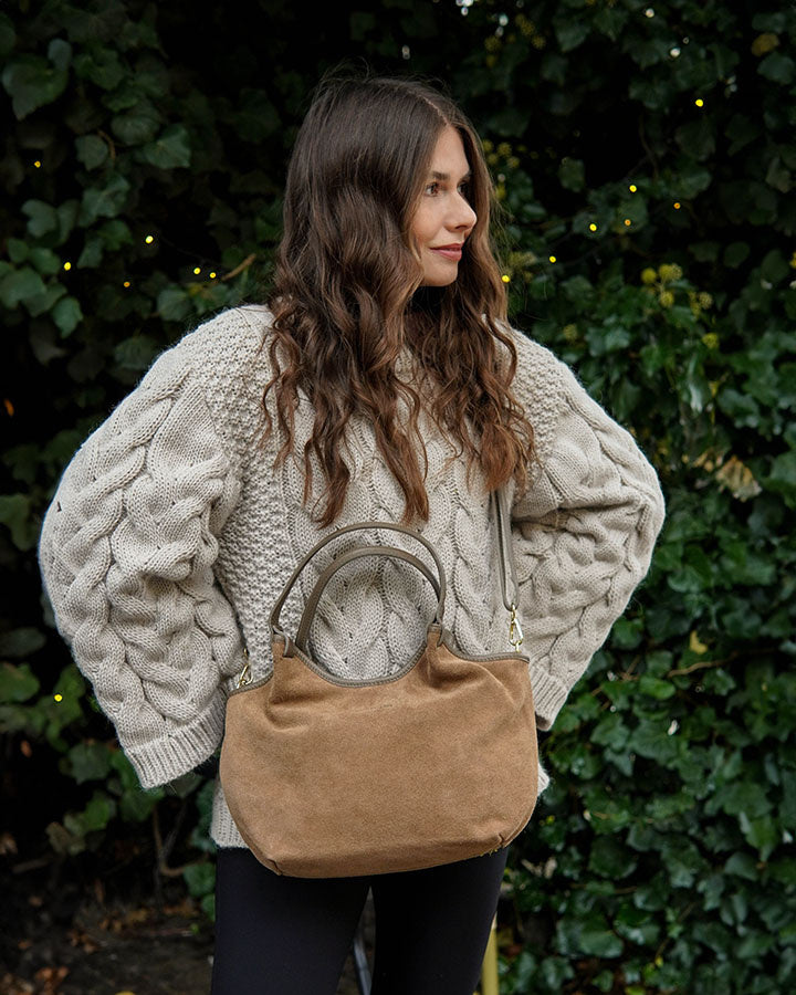 BIELLA Sue. Zamszowa damska torba na ramię z włoskiego zamszu