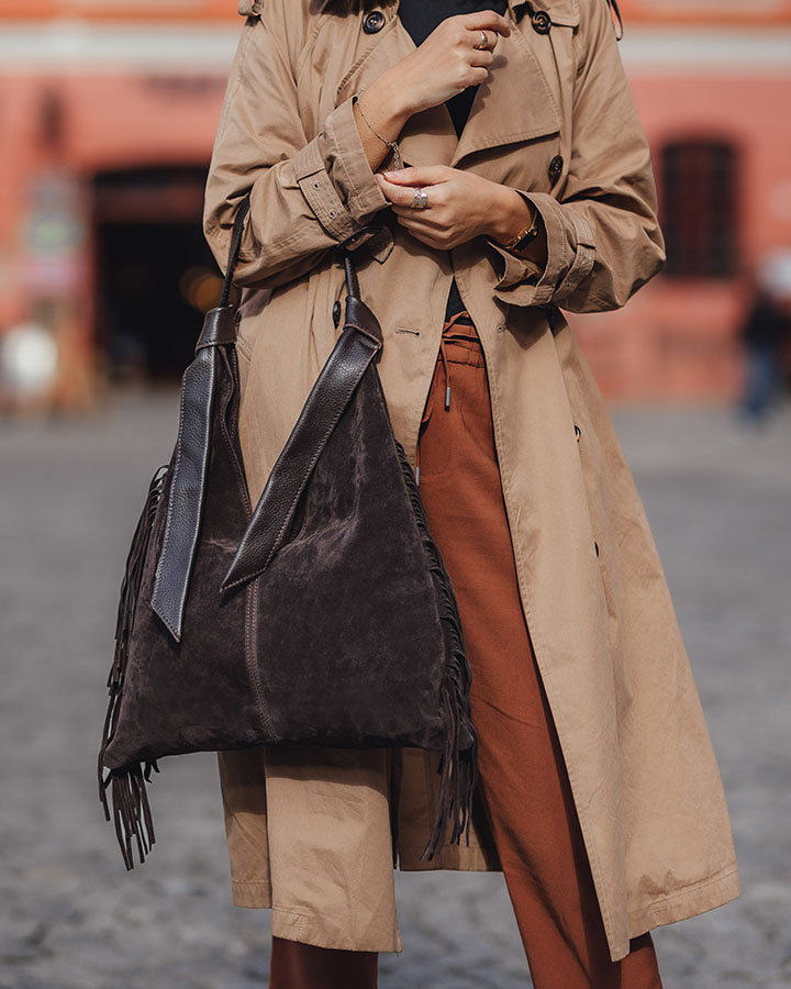 Hobo bag BINOTTO Sue. Damska torba na ramię Hobo z frendzlami, z włoskiego zamszu