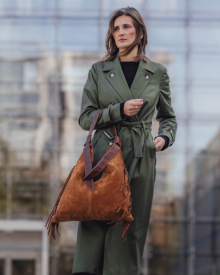 Hobo bag BINOTTO Sue. Damska torba na ramię Hobo z frendzlami, z włoskiego zamszu