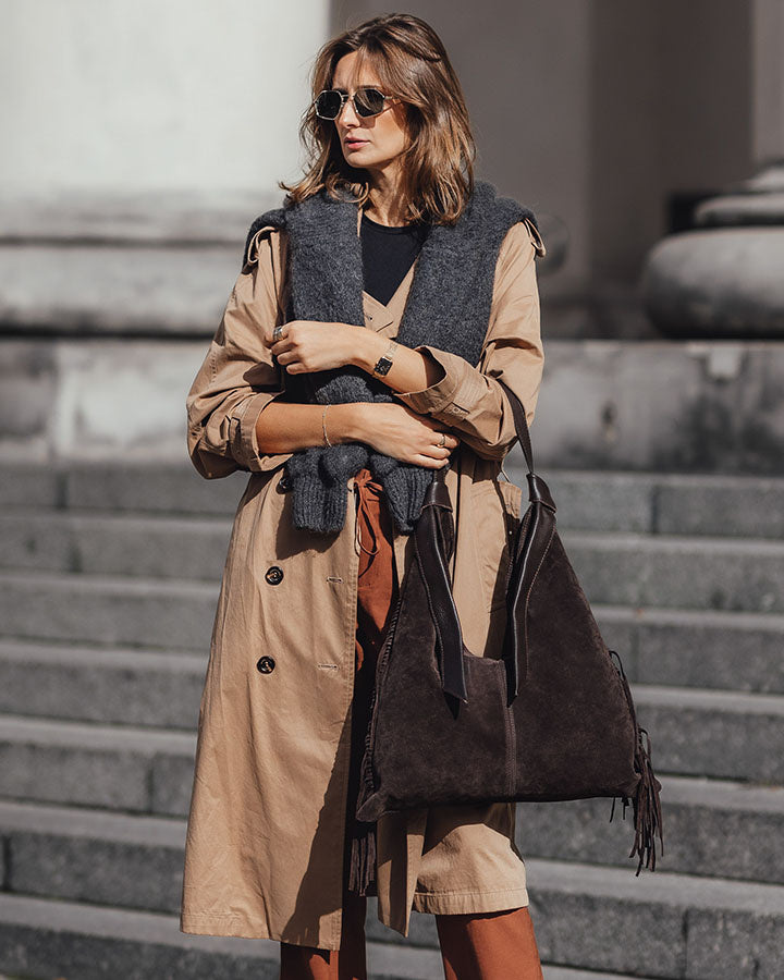 Hobo bag BINOTTO Sue. Damska torba na ramię Hobo z frendzlami, z włoskiego zamszu