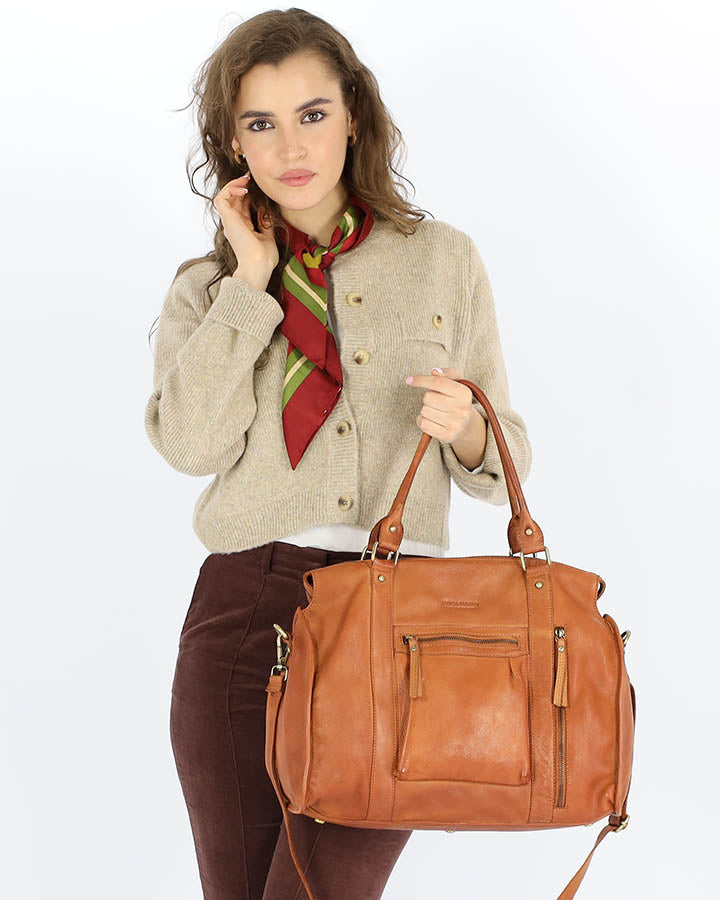 BOWLER TITIANO. Women's leather shoulder bag - bowling bag vintage