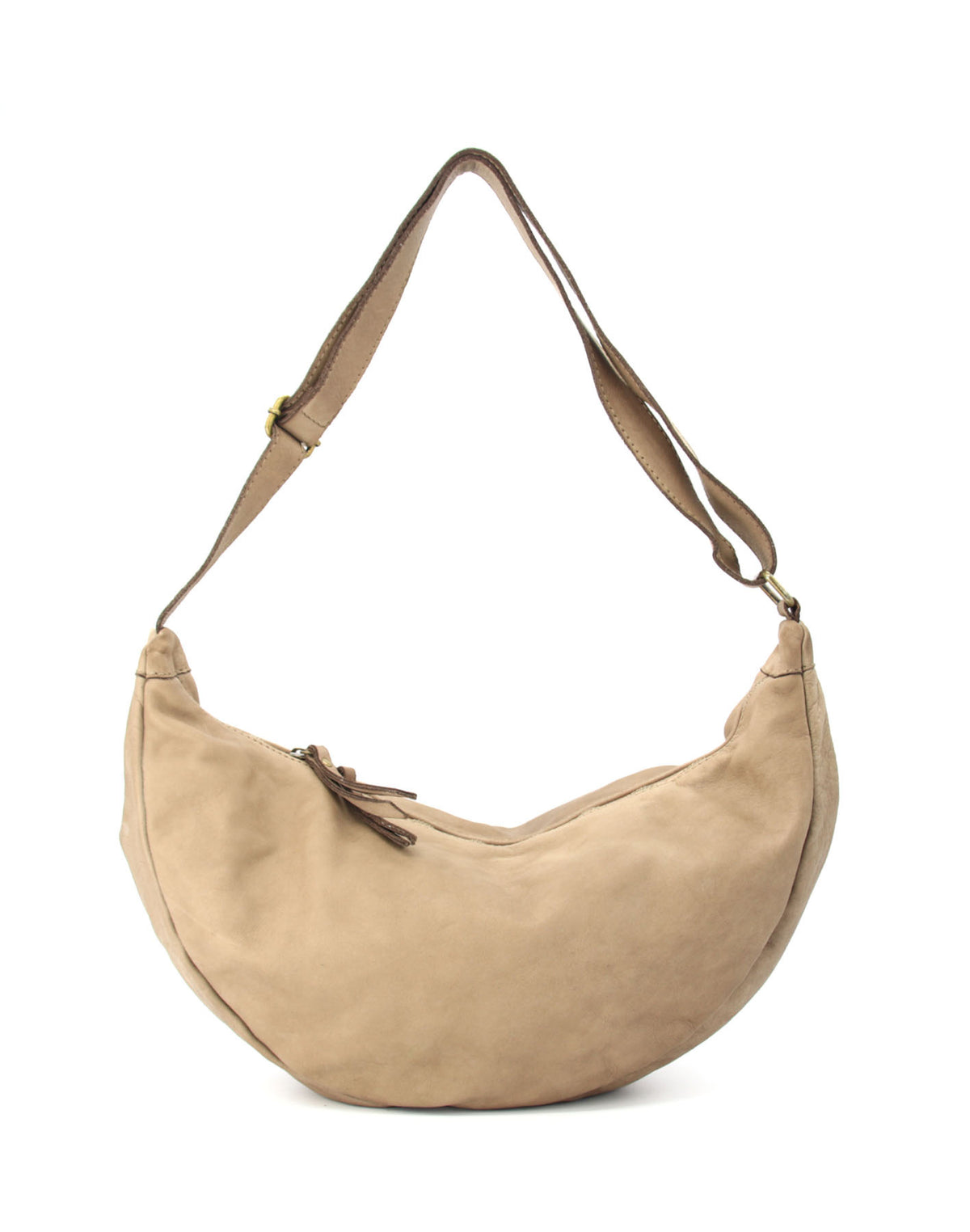 Beige damhandväska i halvmåneform av italienskt naturläder. Lätt crossbody-väska med justerbar rem som passar ljusa stilar.