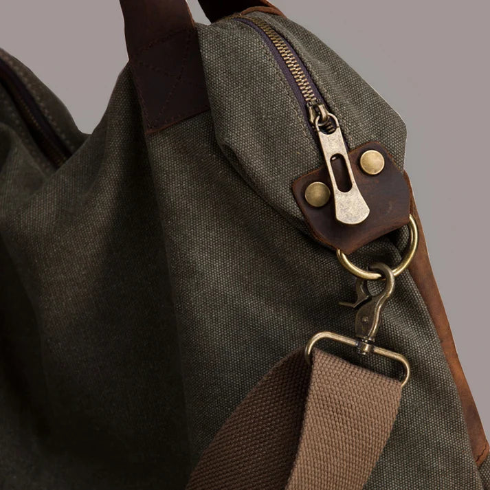 fermeture éclair métallique d'un sac pour femme en toile de coton épaisse canvas et cuir naturel