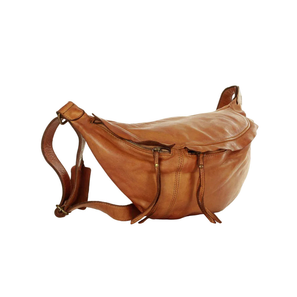Large unisex waist bag made of natural leather Lavata in cognac color