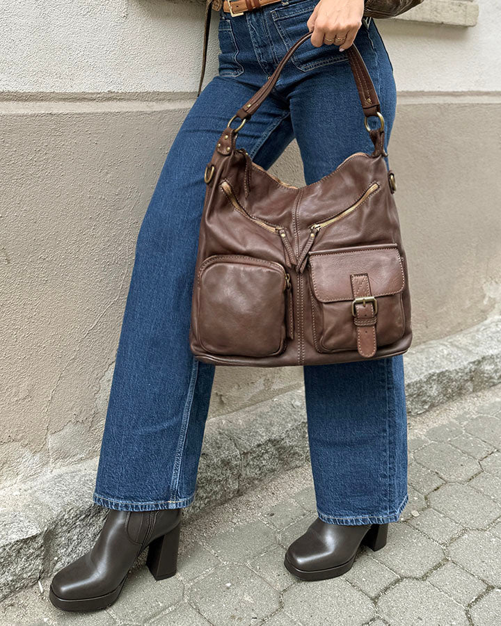 Alessia ● Urban women's leather shoulder bag with pockets