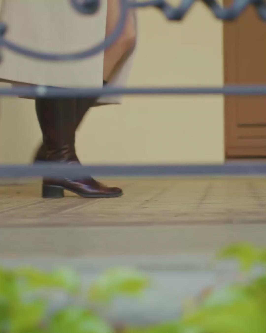 BOWLER ALIGERI. Women's XXL leather bowling bag, A4 size