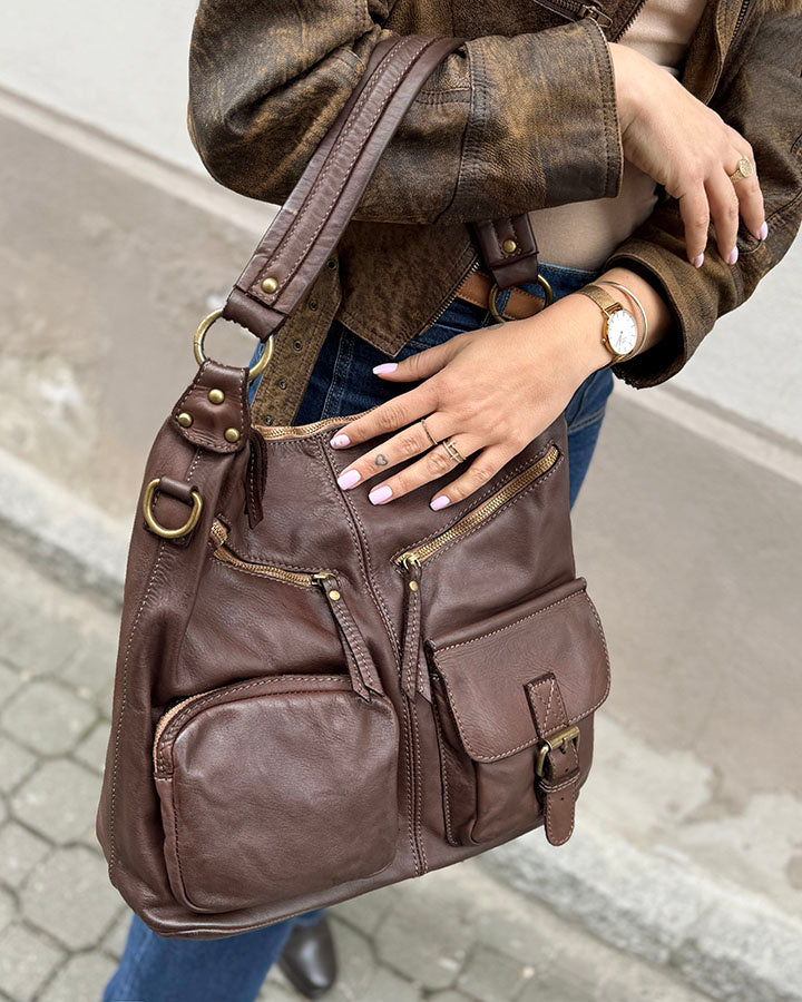Alessia ● Urban women's leather shoulder bag with pockets