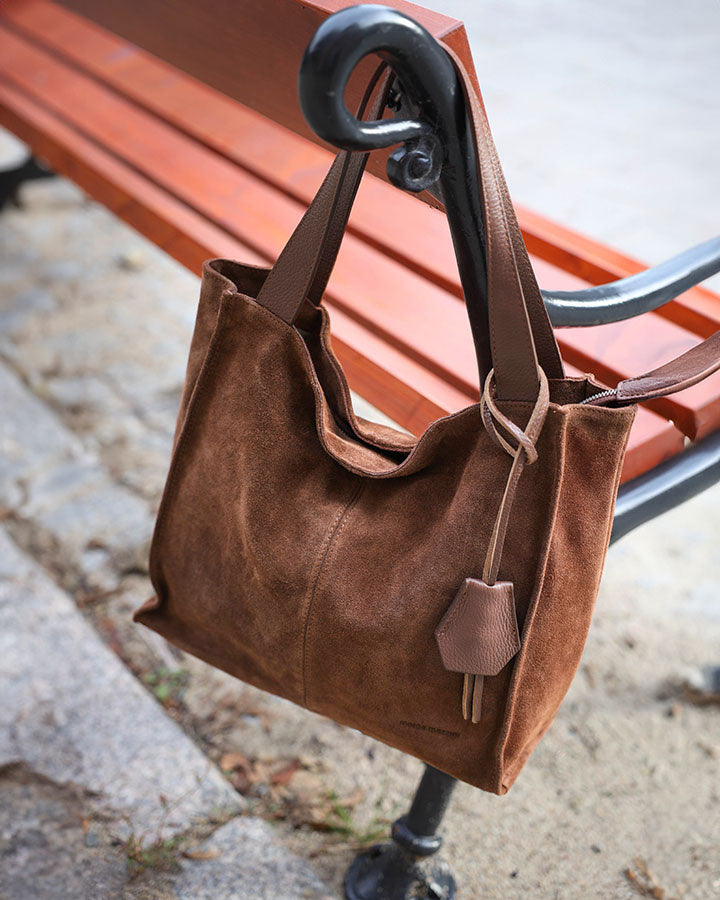 Arreto Sue. Klasyczna torba na ramię shopper z włoskiego zamszu