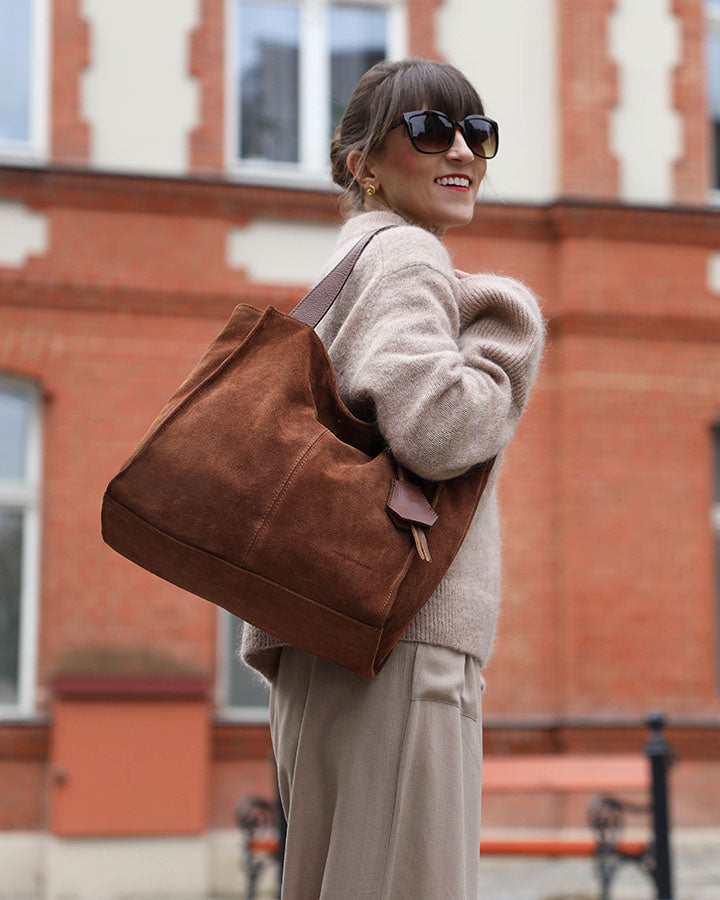 Arreto Sue. Klasyczna torba na ramię shopper z włoskiego zamszu