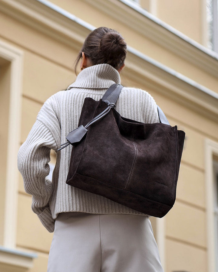 Arreto Sue. Klasyczna torba na ramię shopper z włoskiego zamszu