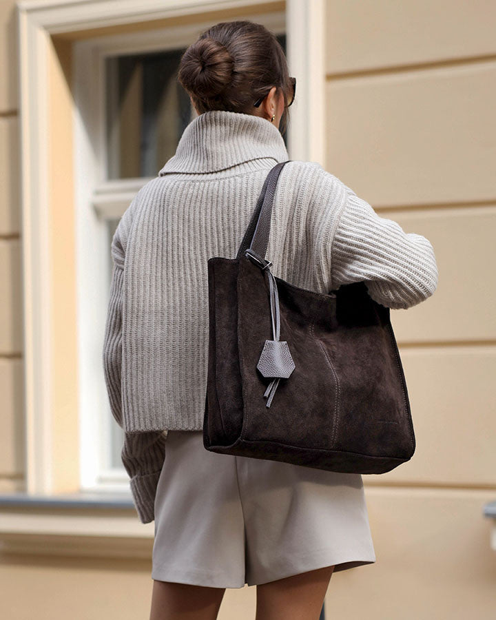 Arreto Sue. Klasyczna torba na ramię shopper z włoskiego zamszu