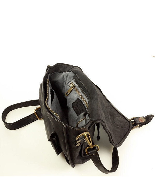 Luca Vintage. Klassisk saddelväska - crossbodyväska i läder i vintagestil.