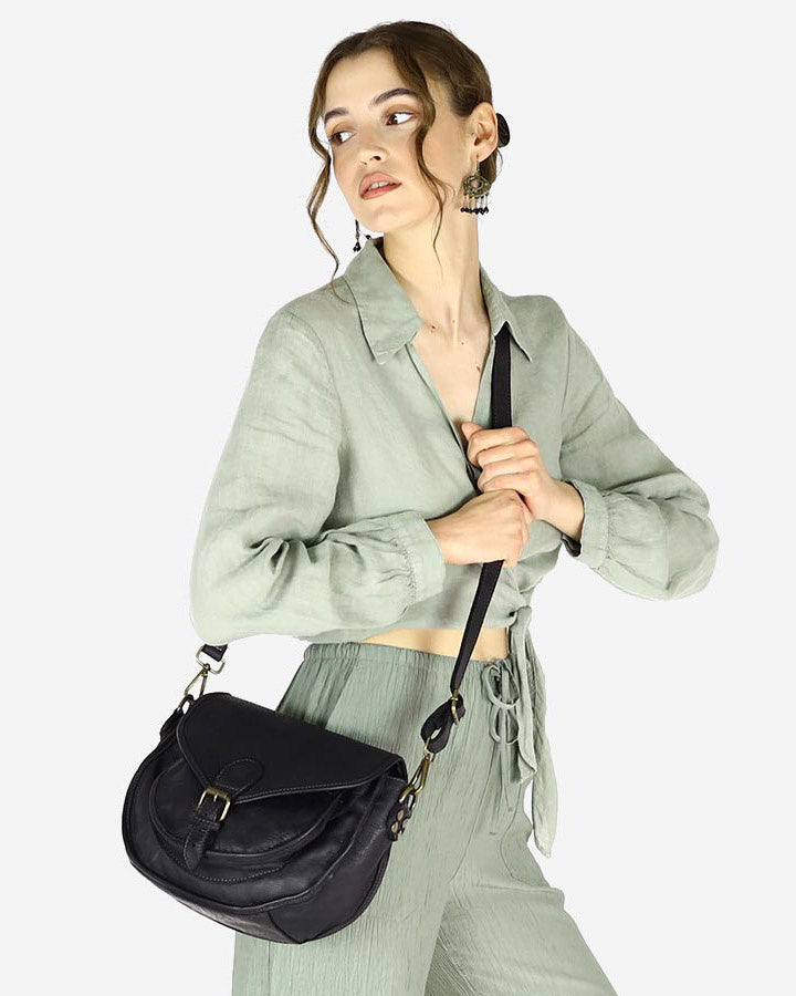 Luca Vintage. Klassisk saddelväska - crossbodyväska i läder i vintagestil.
