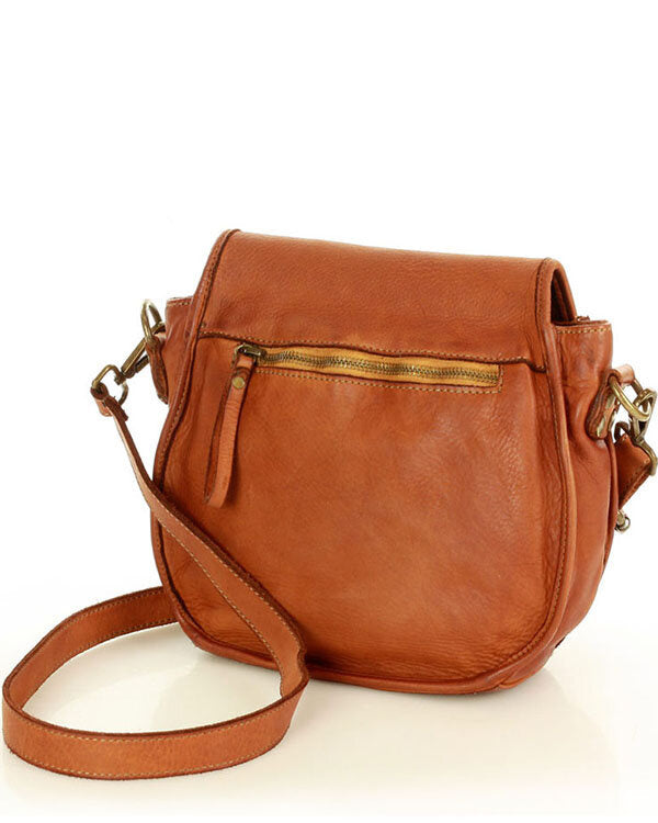 Luca Vintage. Klassisk saddelväska - crossbodyväska i läder i vintagestil.