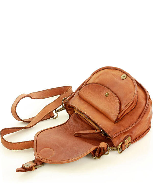 Luca Vintage. Klassisk saddelväska - crossbodyväska i läder i vintagestil.