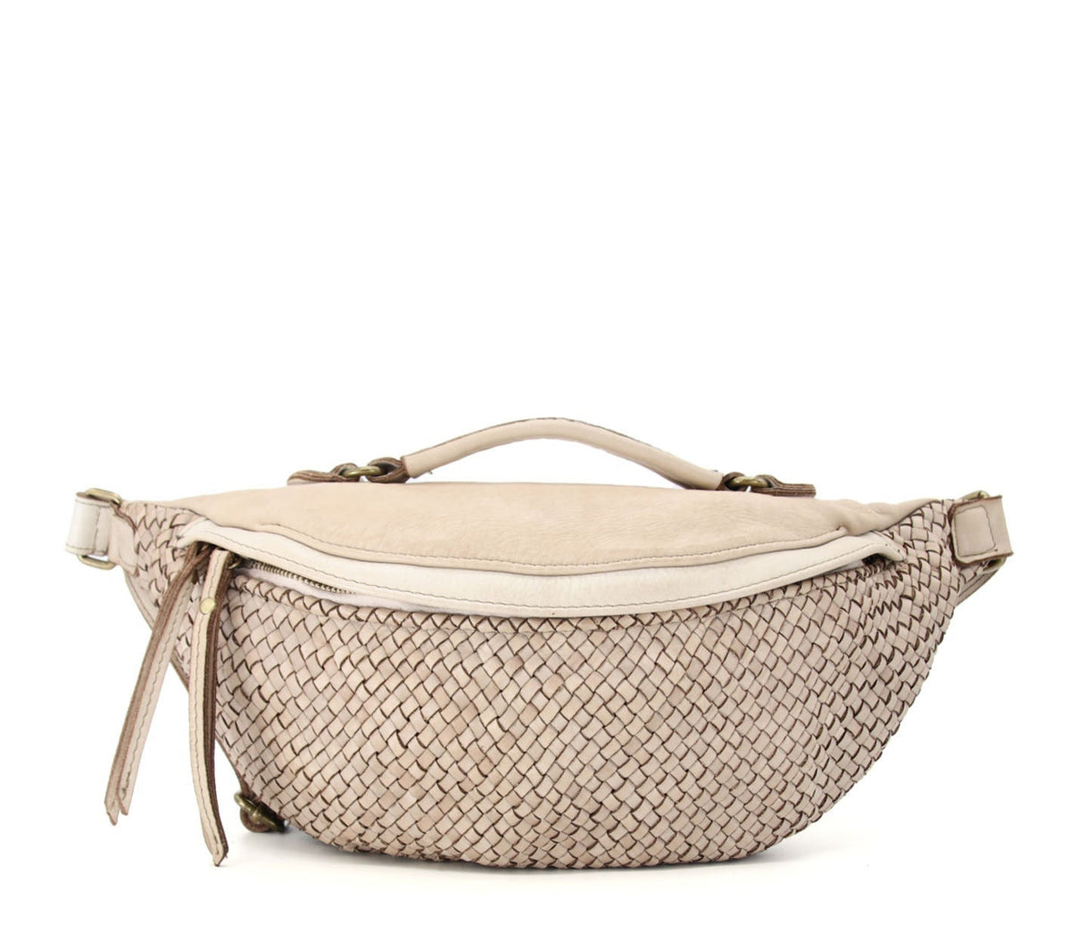 Läder midjeväska i halvmåneform med flätat mönster och handtag - beige