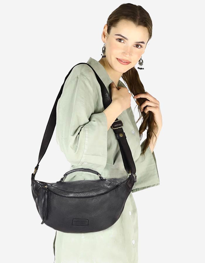 Torq2. Stor njurväska i läder för kvinnor halvmåne crossbody med handtag