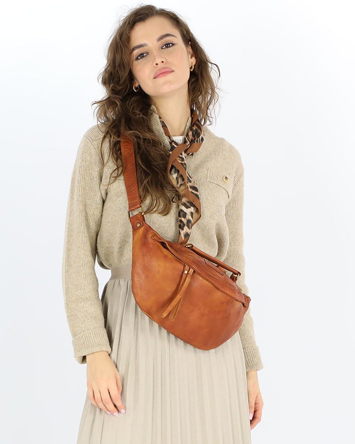 Torq2. Large leather women's kidney bag - half moon handbag