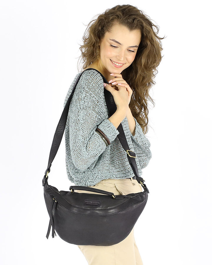 Torq2. Stor njurväska i läder för kvinnor halvmåne crossbody med handtag