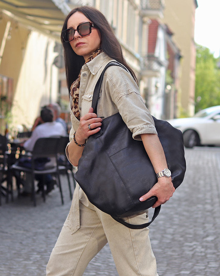 czarna skórzana shopperka damska torba na ramię z funkcją crossbody